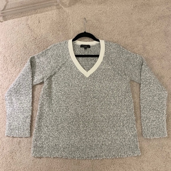 Sanctuary Boucle Knit Gray & White V-neck Sweater - Picture 7 of 7